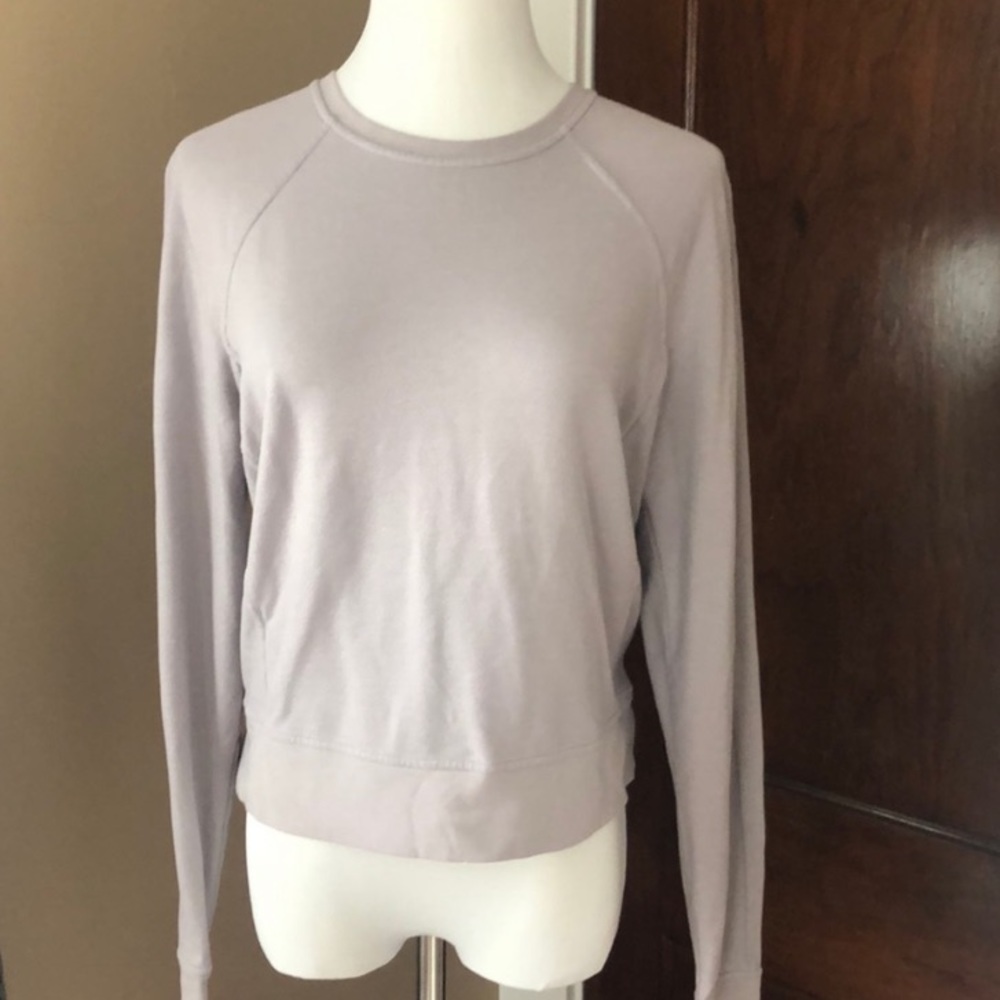 Lululemon Every Moment Crew size 6